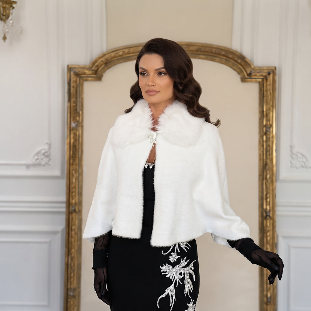 Capă Blană Aspect Natural Albă Croială Elegantă